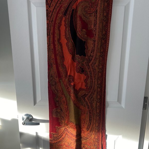 Sevan Brand Women's Scarf! - Picture 2 of 7